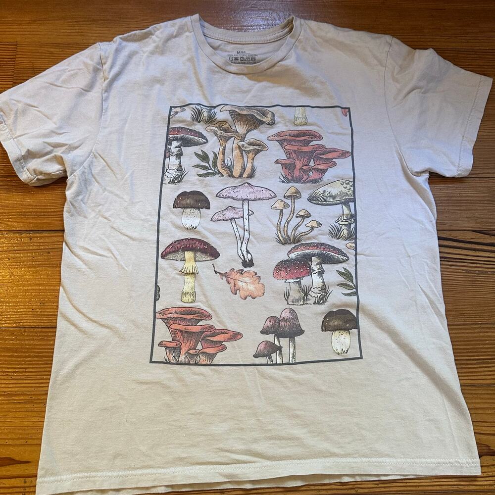 Beige neutral mushroom graphic‎ cotton short sleeve tee shirt SIZE M